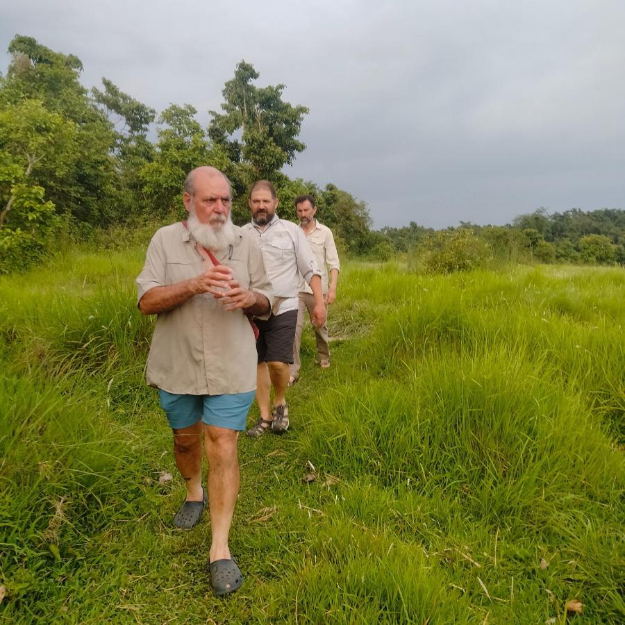Hotel Tiger Tops Sauraha Eksteriør bilde
